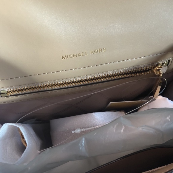 NWT Michael Kors Carmen small flap satchel camel color leather and cream - Picture 4 of 12
